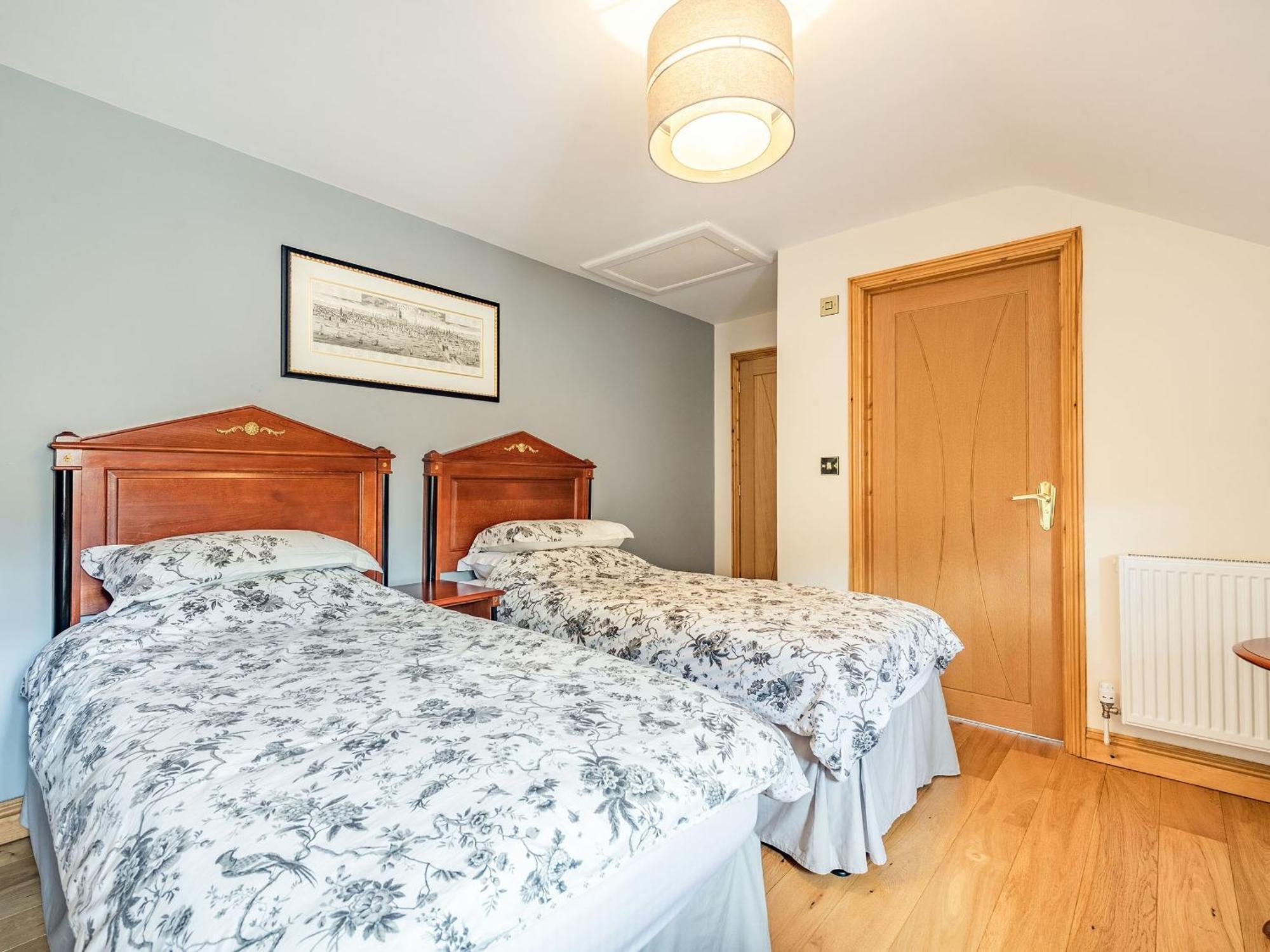 Paradise Cinderford ภายนอก รูปภาพ